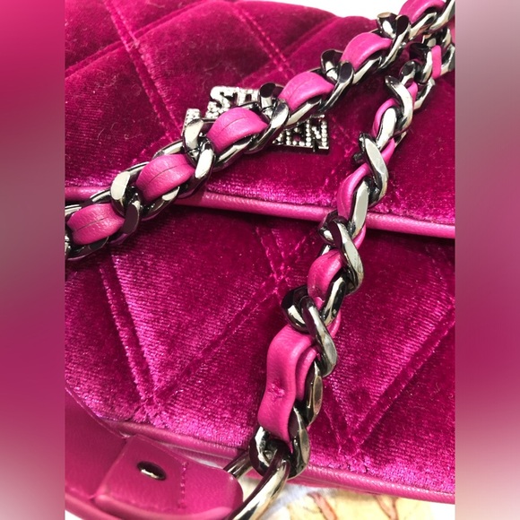Steve Madden fuchsia fucsia deep pink bcourtney velvet gunmetal chain crossbody - Picture 12 of 13